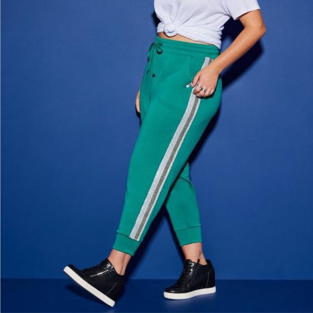 Torrid lovesick joggers